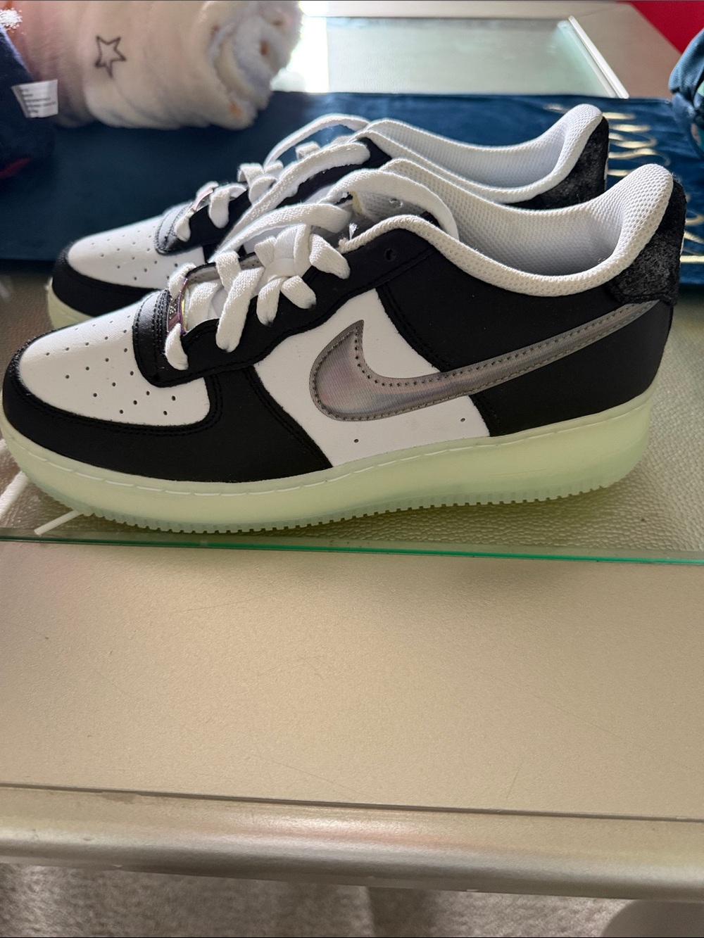 Nike Black, White & Light Green Low-Top Sneakers